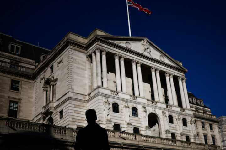 Bank of England hints at ’gradual’ rate cuts as interest rate remains unchanged