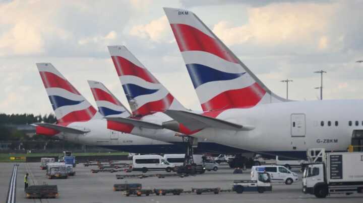 Heathrow cancels flights as wind hits festive travel