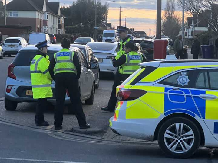 Violent clash in South Oxhey: Men fought with machetes and threw bricks