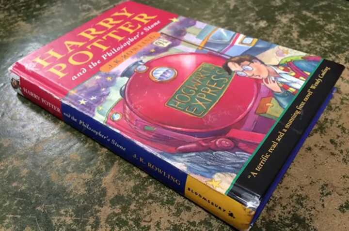 Rare "Harry Potter" edition with a cover error fetched £18,000 at auction