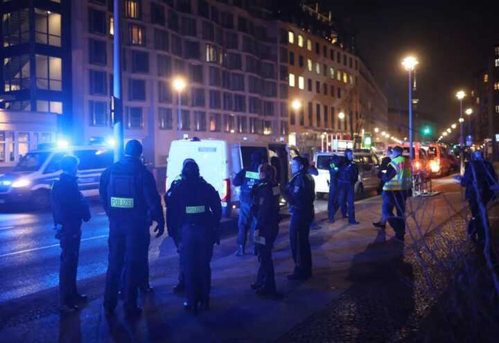 Multiple police officers are at the scene in Mitte, Berlin ( Image: Getty Images)