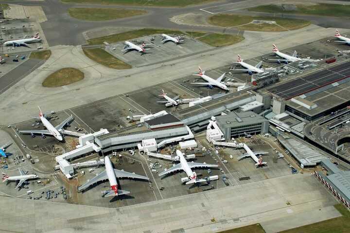 The plane was forced to return to Heathrow Airport ( Image: Getty Images)