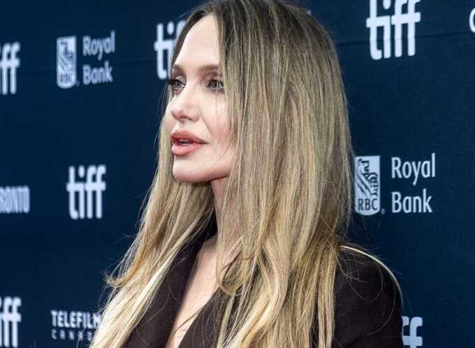 Angelina Jolie condemns American censorship, stating she no longer identifies with her nation