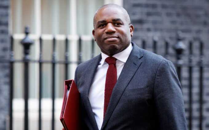 Lammy calls on Farage to apologise for racially insensitive actions during his school days